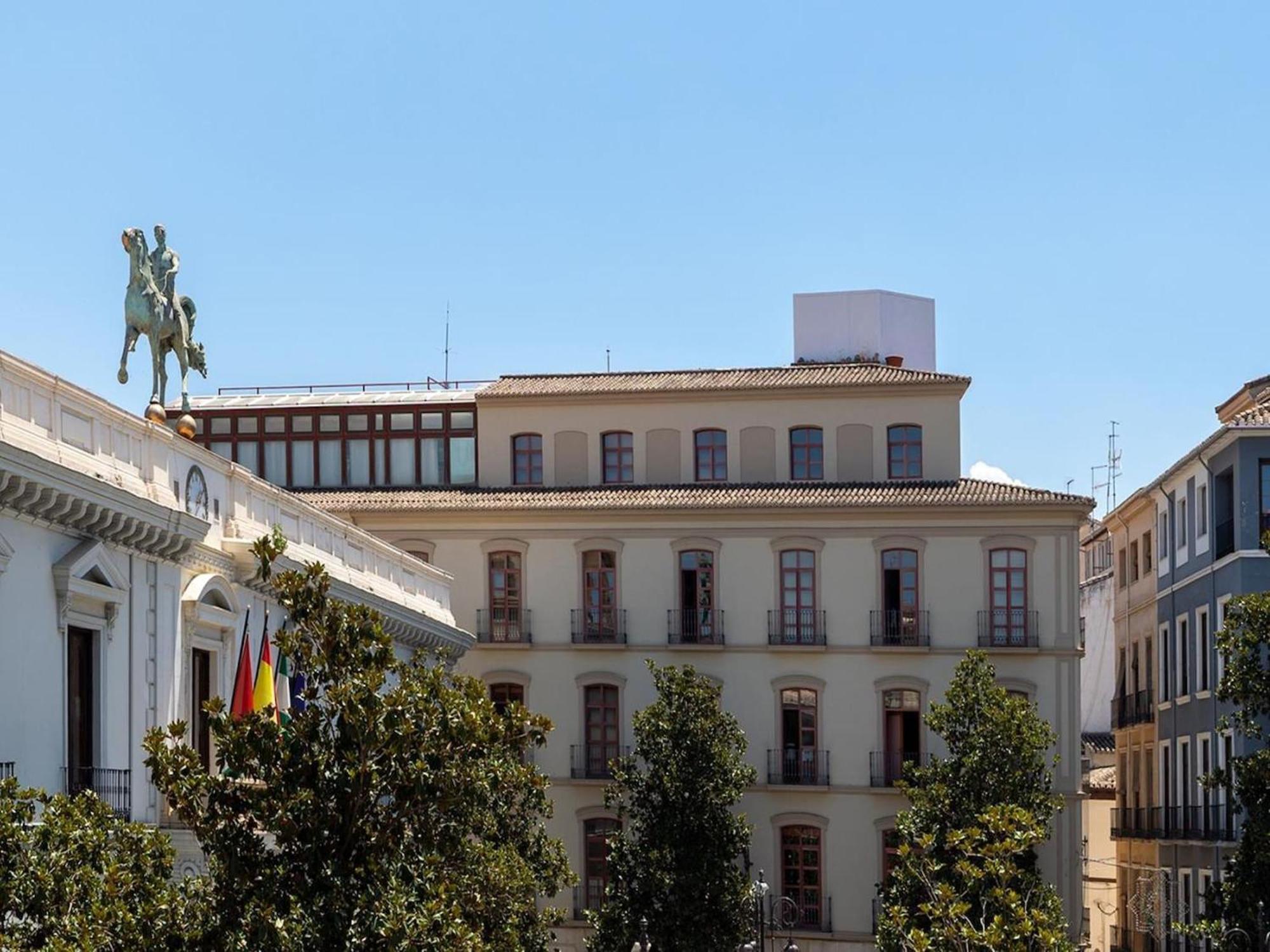 Chezmoihomes Town Hall Apartment *