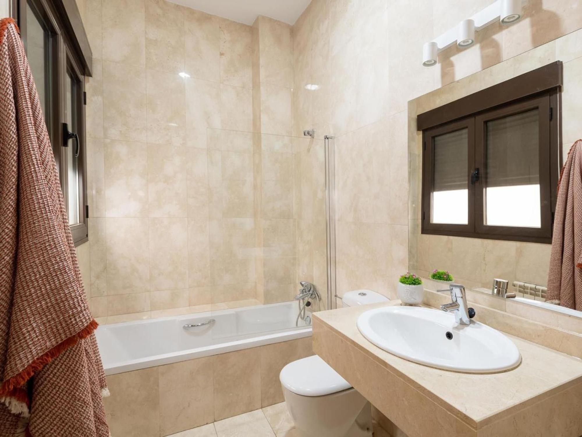 Chezmoihomes Town Hall Apartment *
